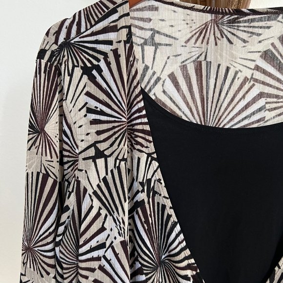 Women Size XL Shell Print Surplice V-Neck Faux Wrap Side Ruched Layered-Look Top - Picture 5 of 10